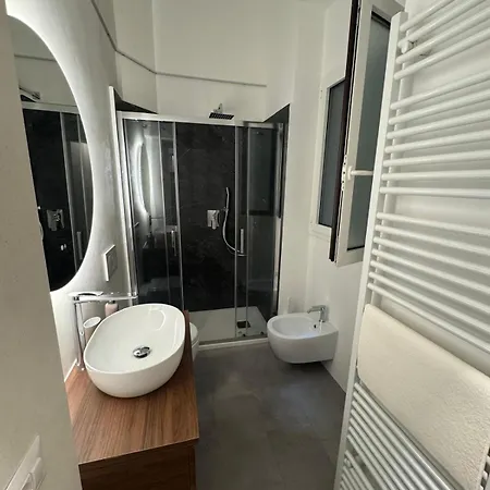 Elegant Apartment *
